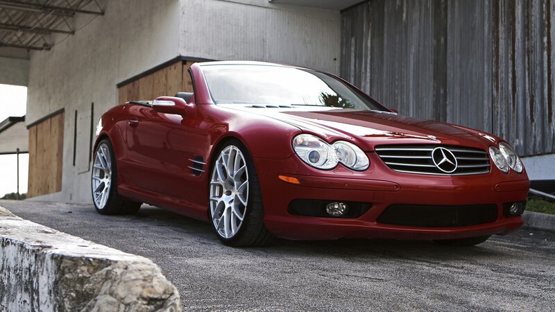 Red Mercedes-Benz SL500