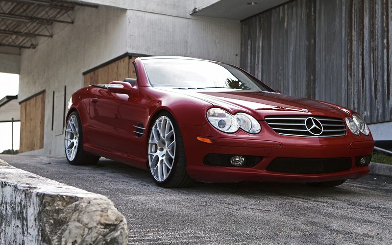 Red Mercedes-Benz SL500