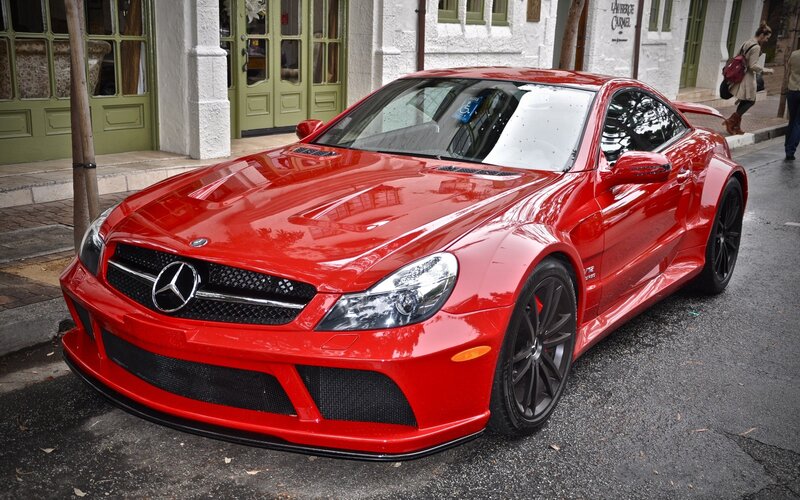 Red Mercedes-Benz SLR McLaren