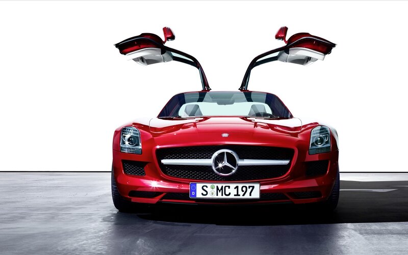 Red Mercedes-Benz SLS AMG