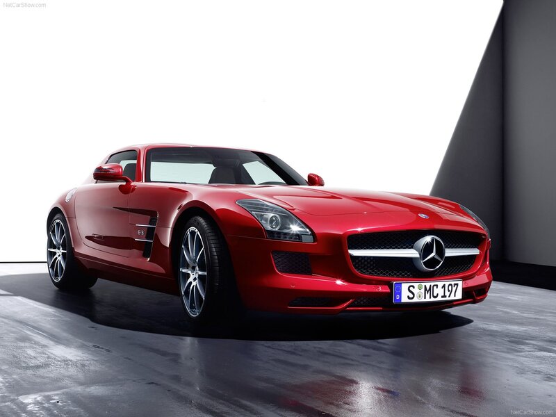 Red Mercedes-Benz SLS AMG