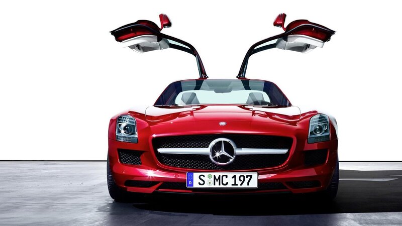 Red Mercedes-Benz SLS AMG