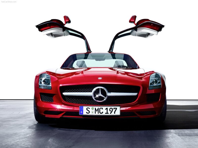 Red Mercedes-Benz SLS AMG