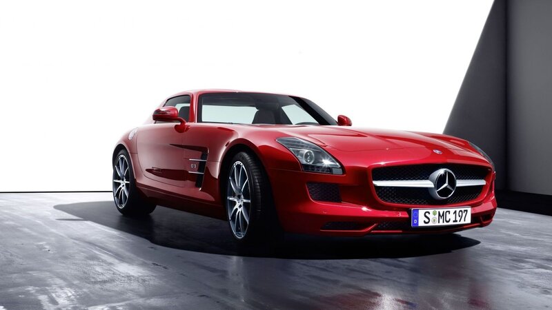 Red Mercedes-Benz SLS AMG