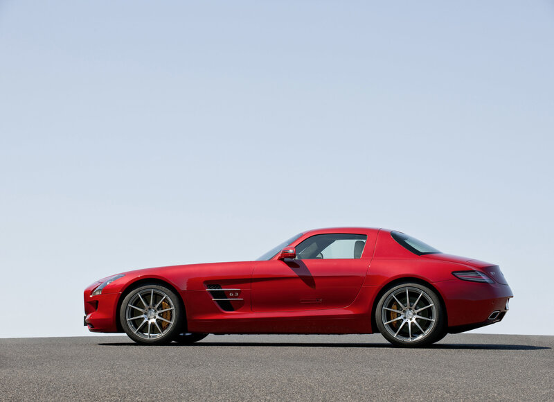 Red Mercedes-Benz SLS AMG