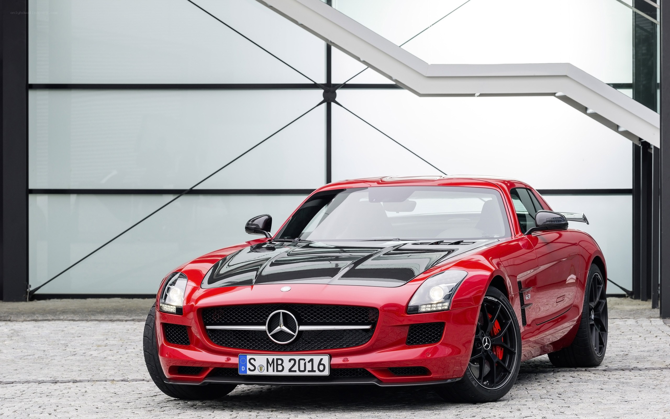 Red Mercedes-Benz SLS AMG