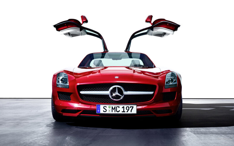 Red Mercedes-Benz SLS AMG