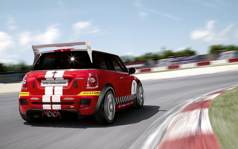 Red Mini Challenge Car — Dynamic