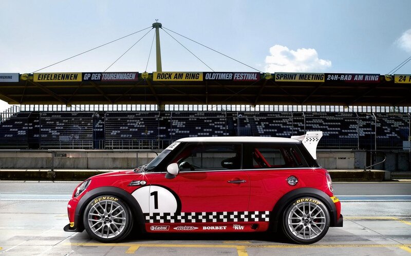 Red Mini Cooper Race Car — Dynamic
