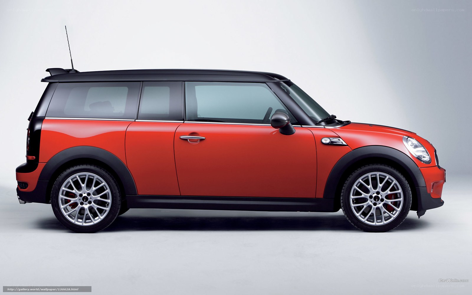 red mini countryman car