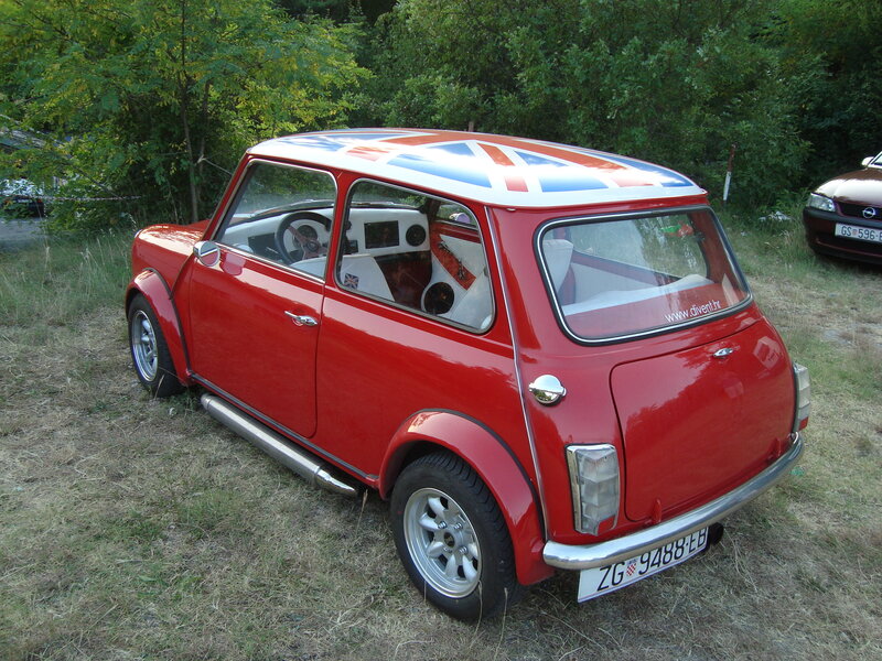 Red Mini with Union Jack roof