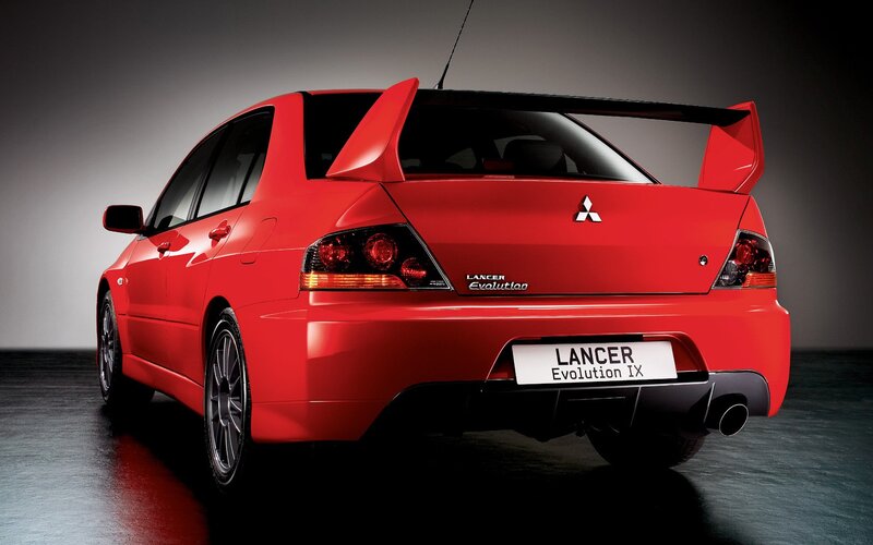 Red Mitsubishi Lancer Evolution IX