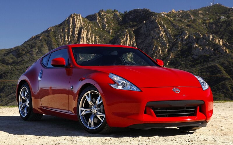 Red Nissan 370Z sports car