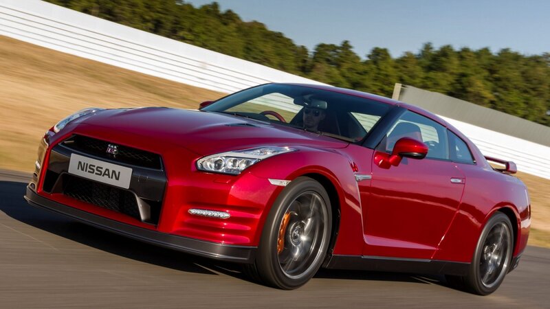 Red Nissan Gt-r — Dynamic
