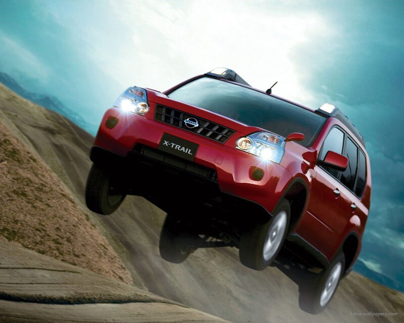 Red Nissan X-trail — Dramatic
