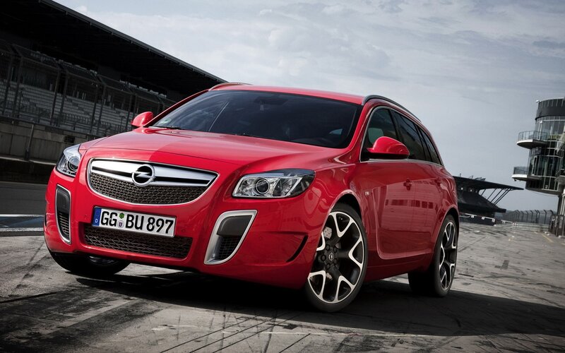 red opel inracing