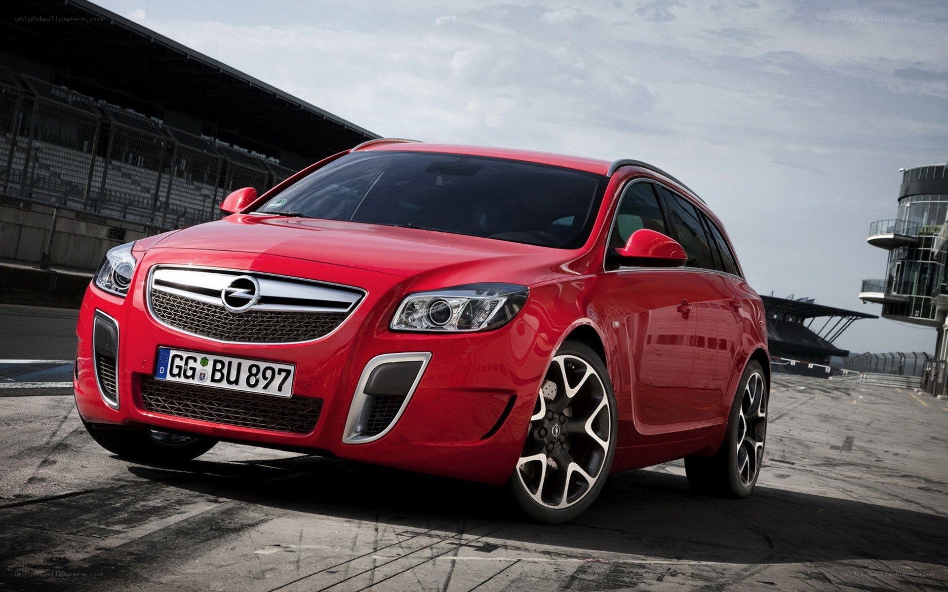 red opel inracing
