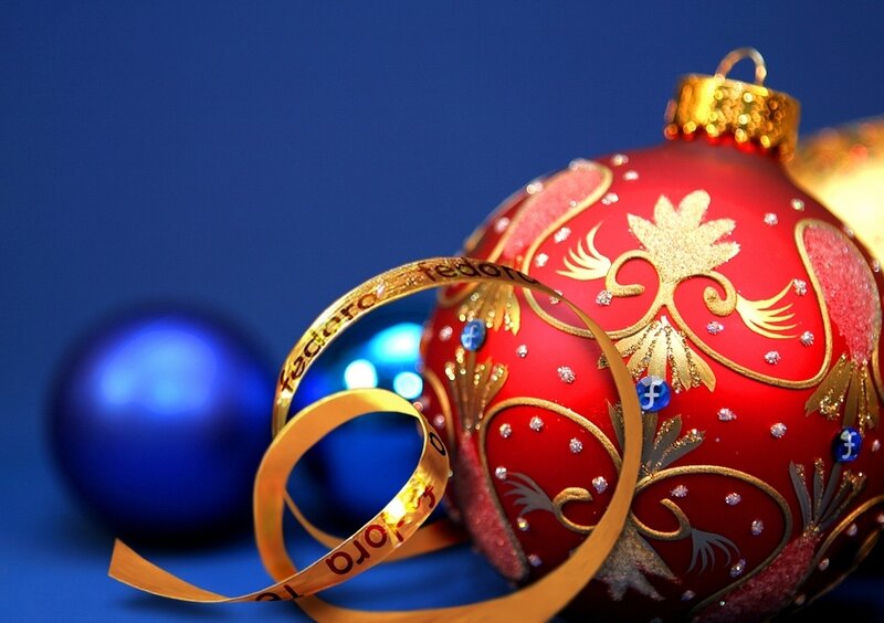 Red Ornament with Ribbon — Festive, Photograph