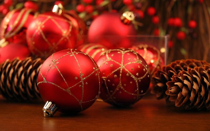 Red ornaments and pinecones