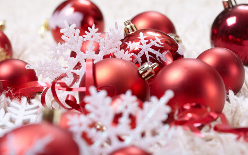 Red Ornaments and Snowflakes — Festive, Winter