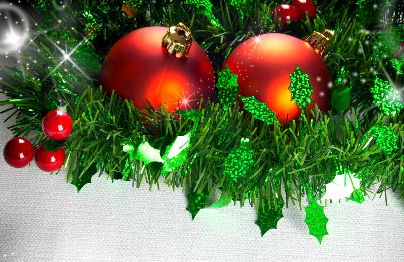Red Ornaments on Garland — Green