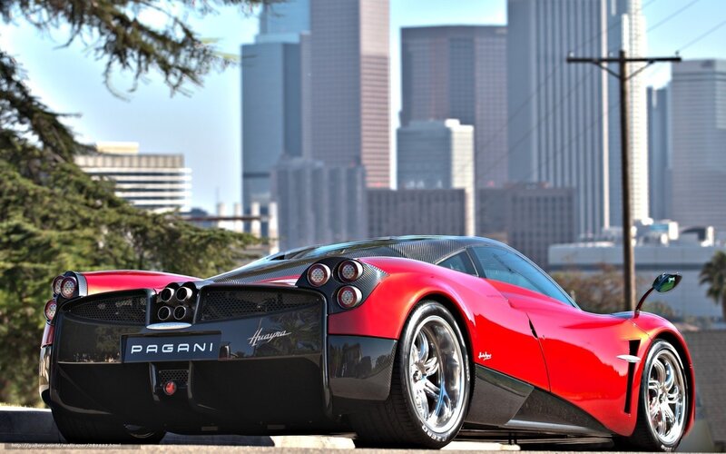 Red Pagani Huayra in city