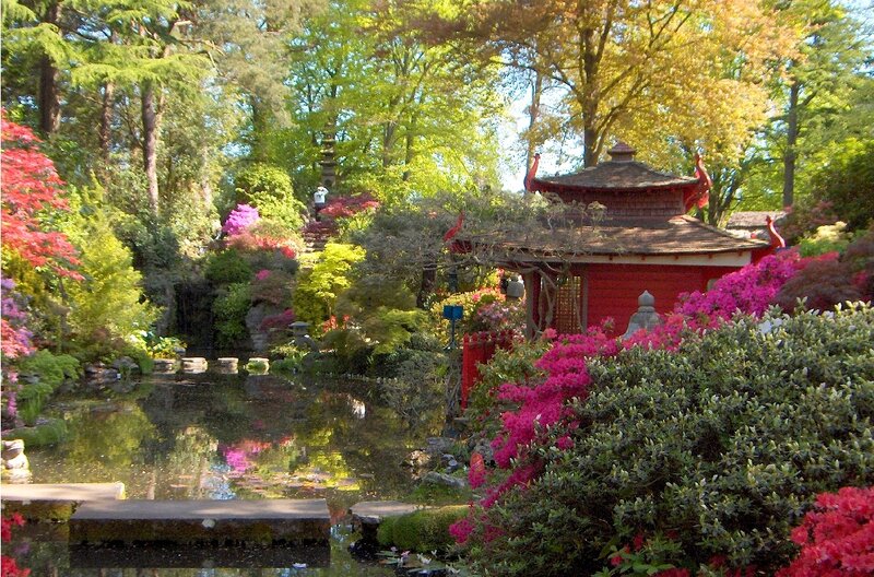 Red Pagoda in Garden — Green