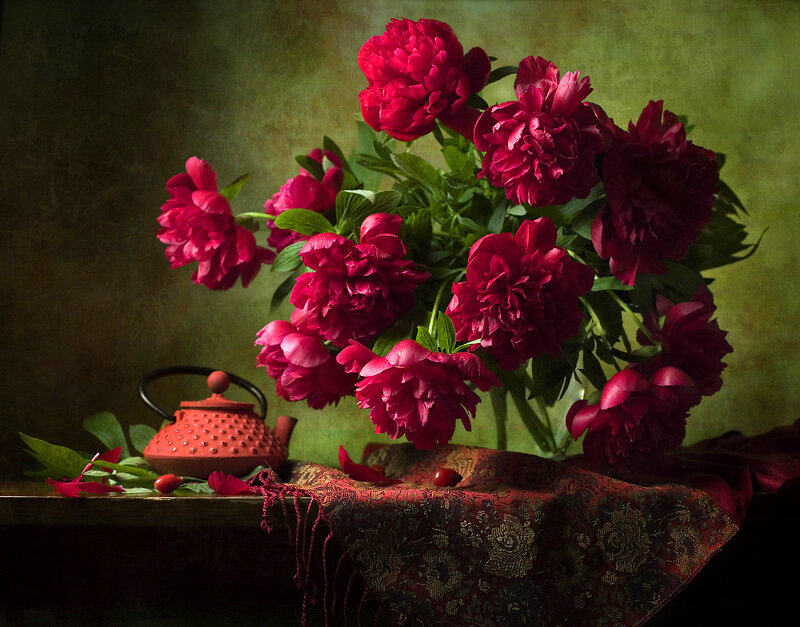 Red peonies and teapot still life