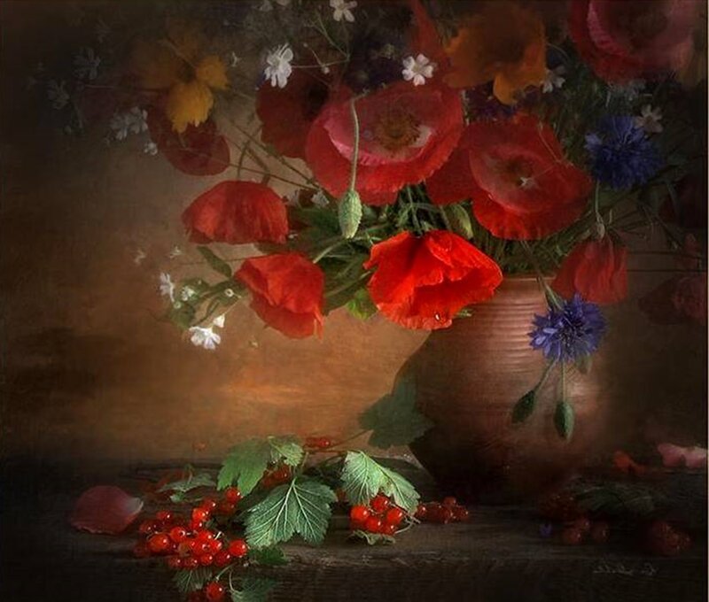 Red Poppy Bouquet — Dramatic