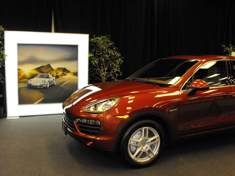 Red Porsche Cayenne — Dramatic