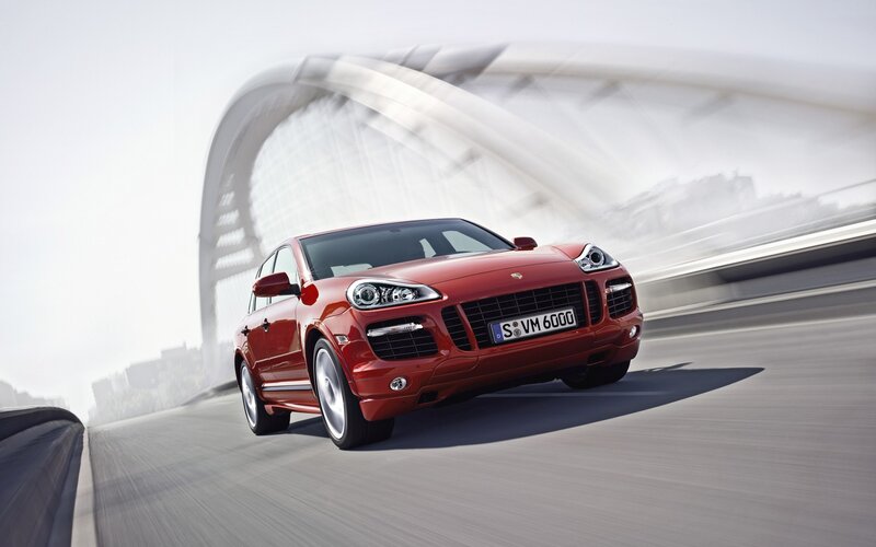 Red Porsche Cayenne — Dynamic, Photograph