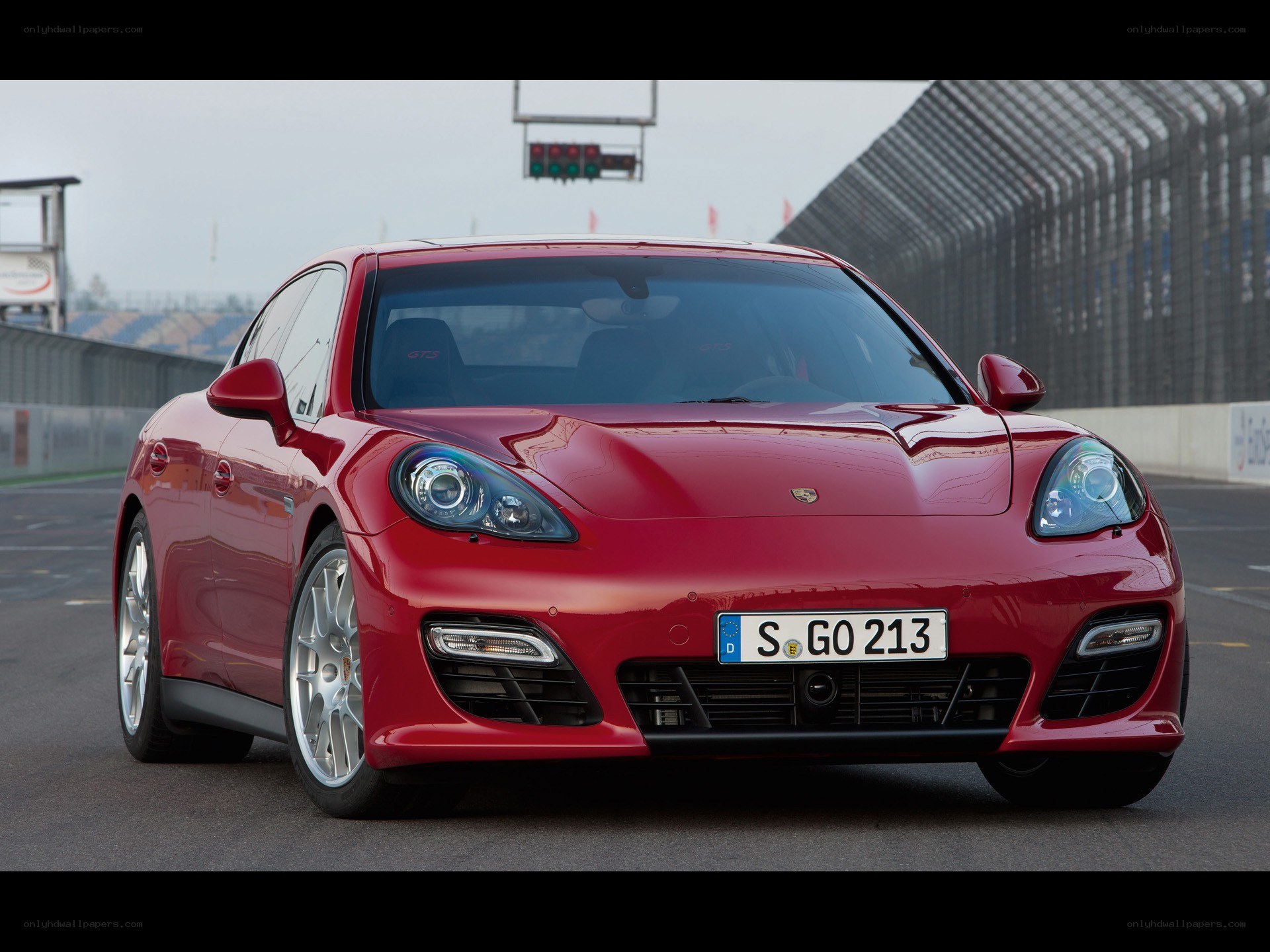 Red Porsche Panamera GTS
