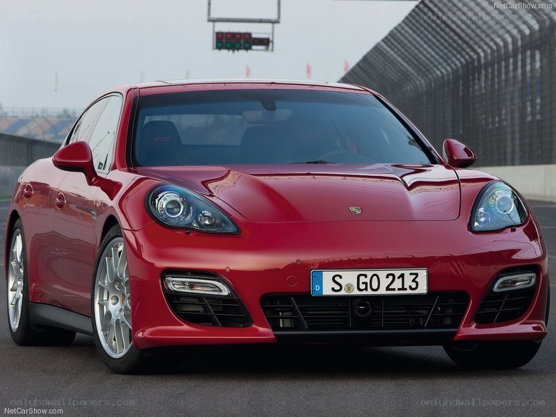 Red Porsche Panamera GTS