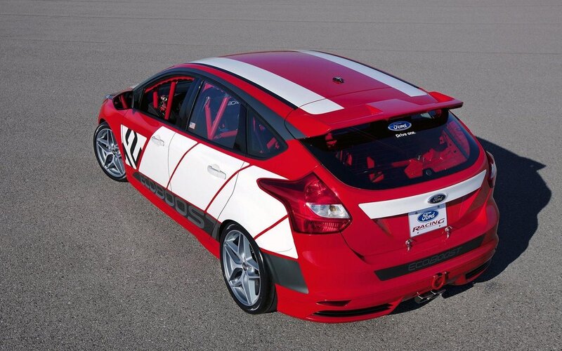 Red Race Car — Dynamic, Afternoon