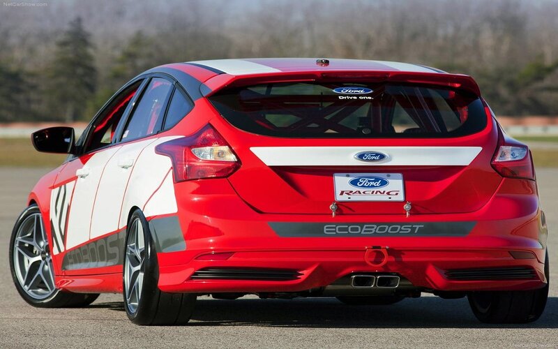 Red Race Car — Dynamic, Photograph, Race Car
