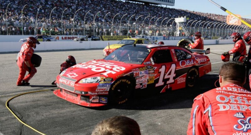 Red Race Car Pit Stop — Active