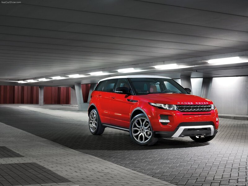 Red Range Rover Evoque