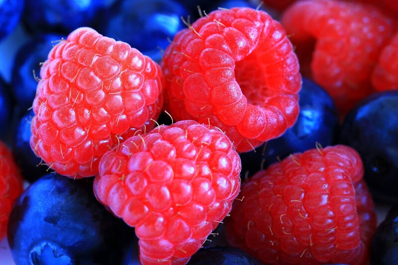 Red Raspberries and Blueberries — Fresh