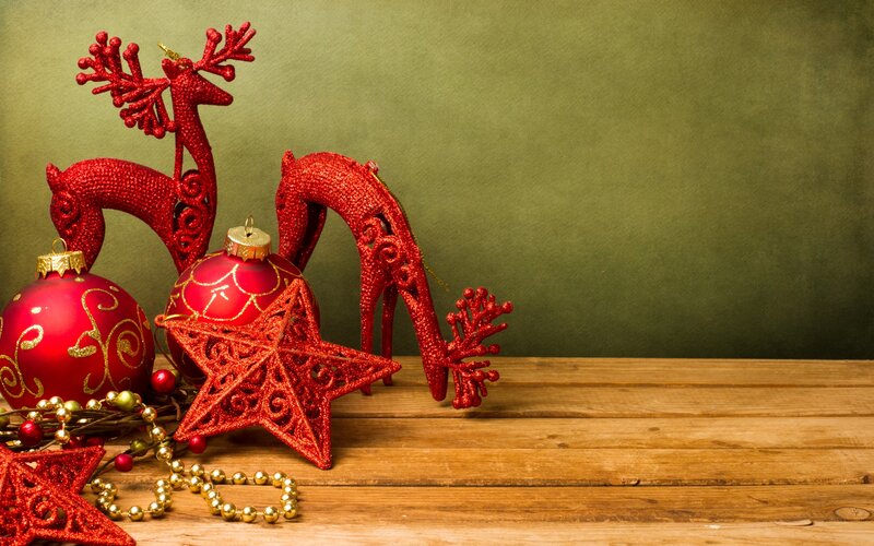 Red Reindeer Ornaments — Festive