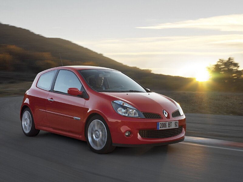 Red Renault Clio Car — Dynamic