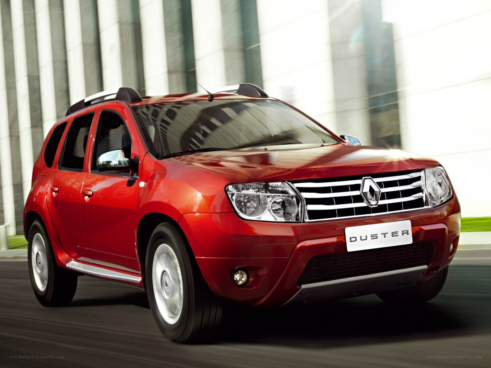 Red Renault Duster in motion