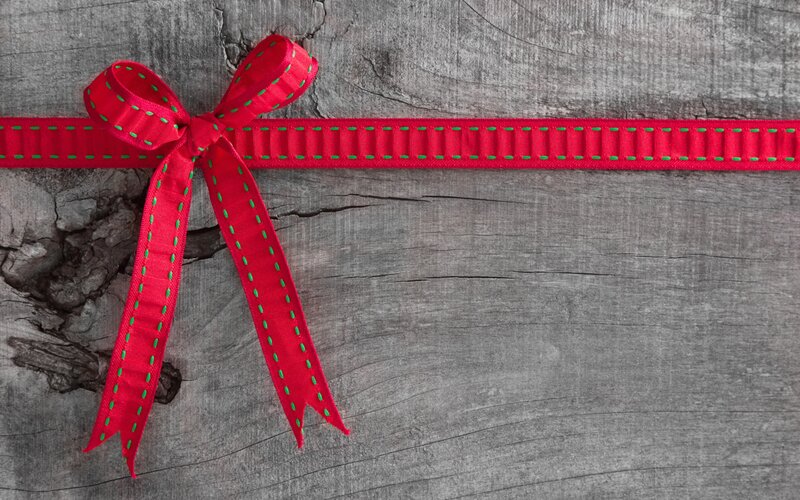 Red Ribbon Bow — Calm