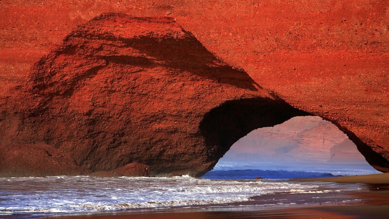 Red Rock Arch at Beach — Dramatic