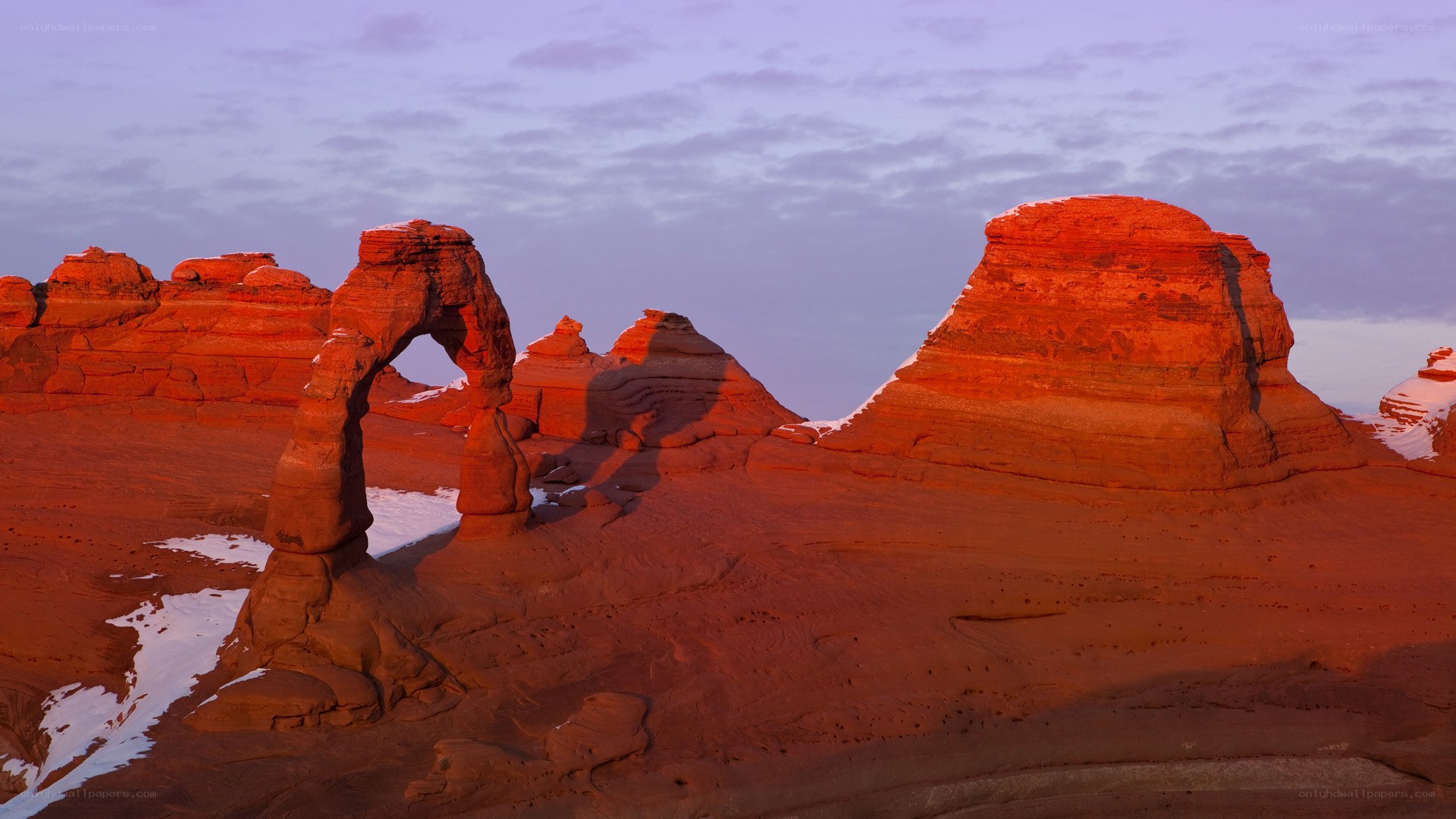 Red rock arch at dawn