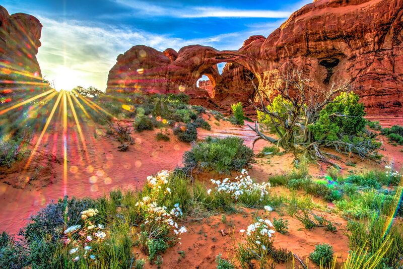 Red Rock Arch Formation — Dramatic, Sunrise