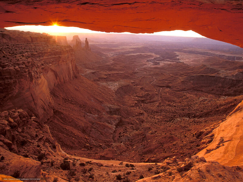 Red Rock Canyon Arch — Dramatic