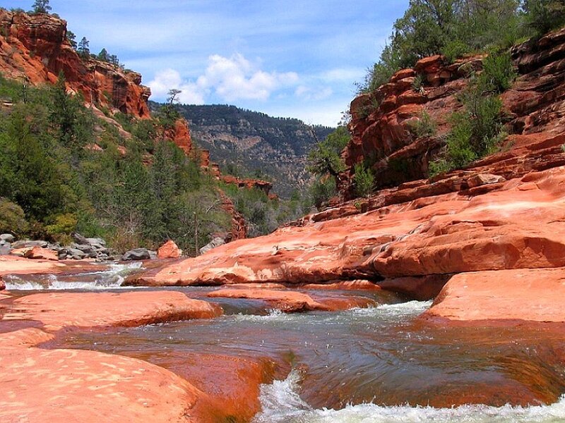 Red rock canyon river