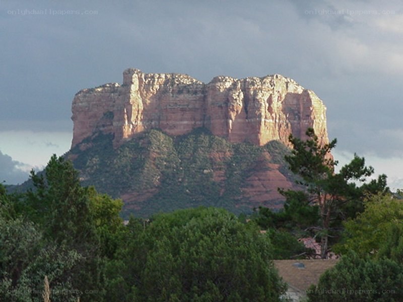 red rock formation in sedona