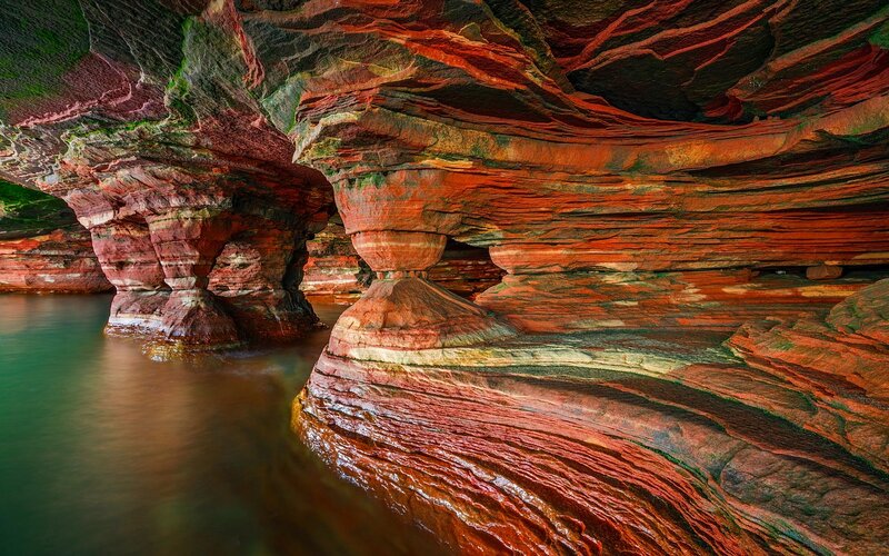 Red Rock Formations — Dramatic, Photograph, Cave