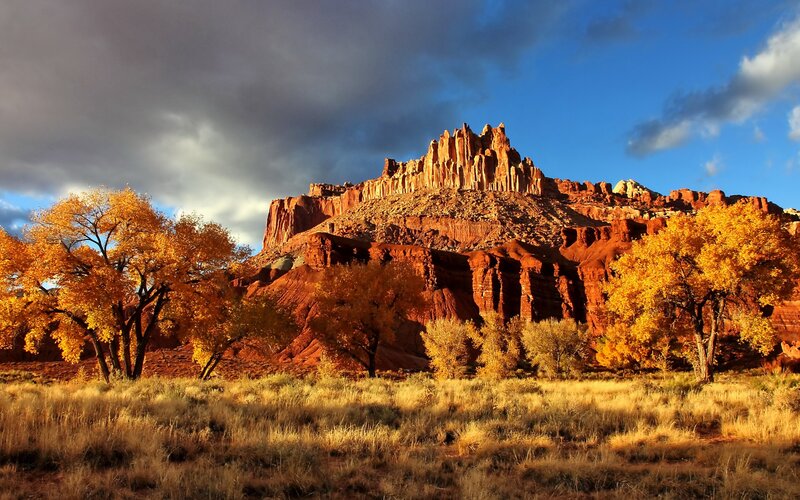Red Rock Formations — Orange, Dramatic, Autumn